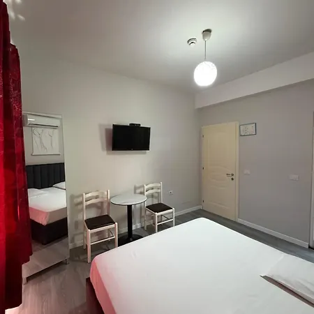 Hotel Demms *