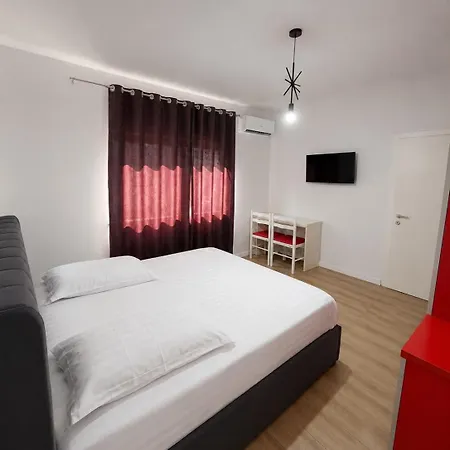 Hotel Demms *